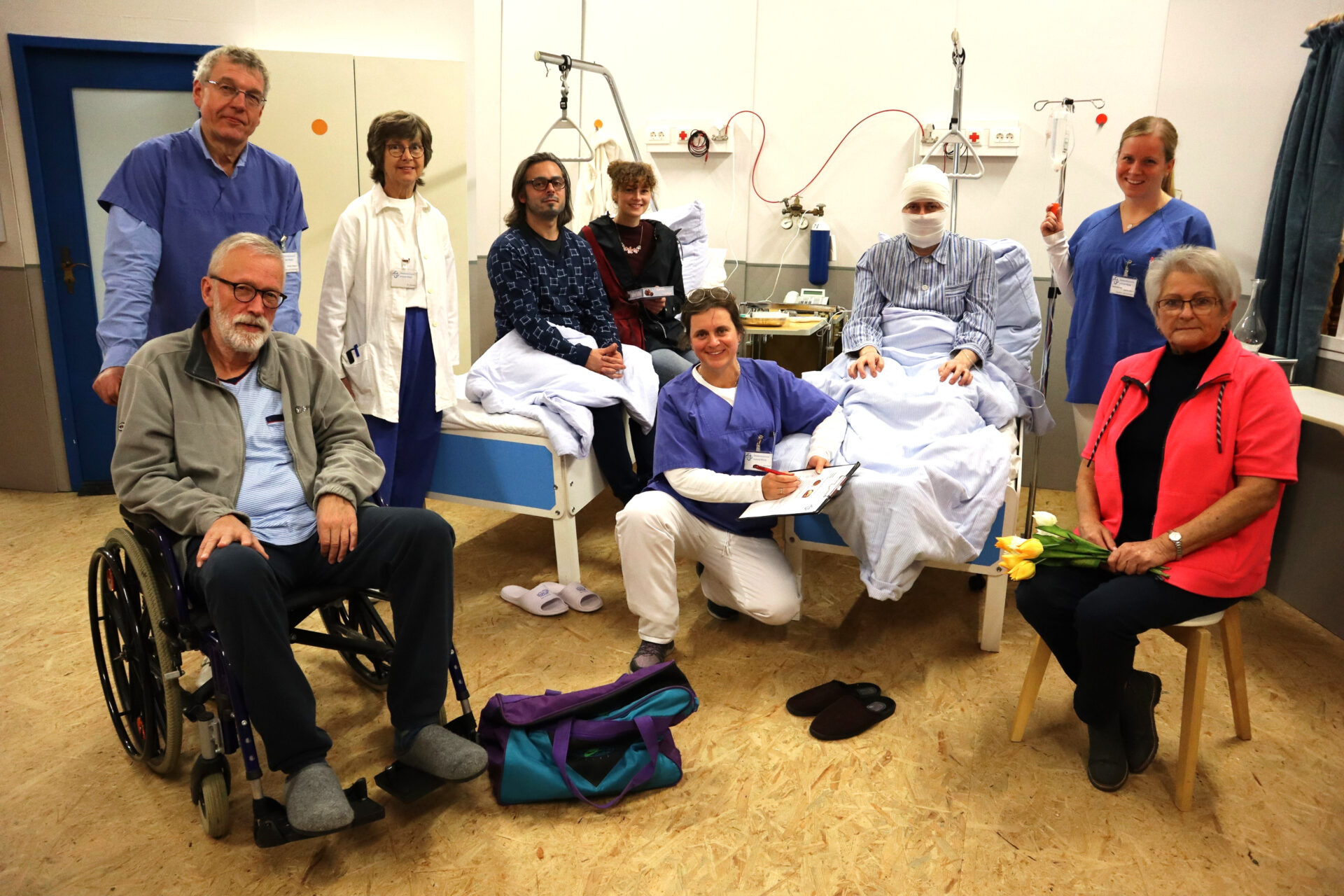 He Toierst, Gruppenbild Ensemble von „He toierst!“ – Niederdeutsche Bühne Rendsburg