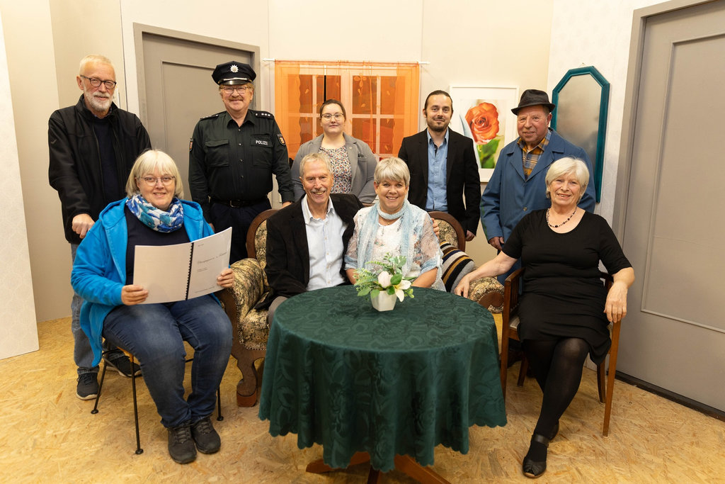 champagner 05 Szenenfoto aus „Champagner to'n Fröhstück“ – Niederdeutsche Bühne Rendsburg